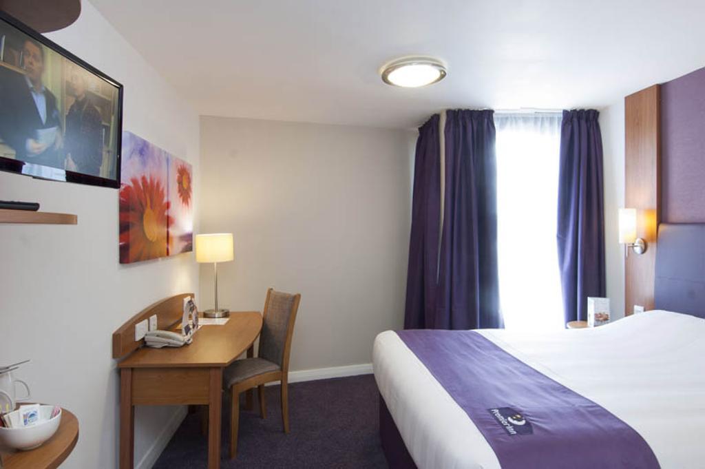 Premier Inn Norwich - Broadlands Park Thorpe St Andrew الغرفة الصورة