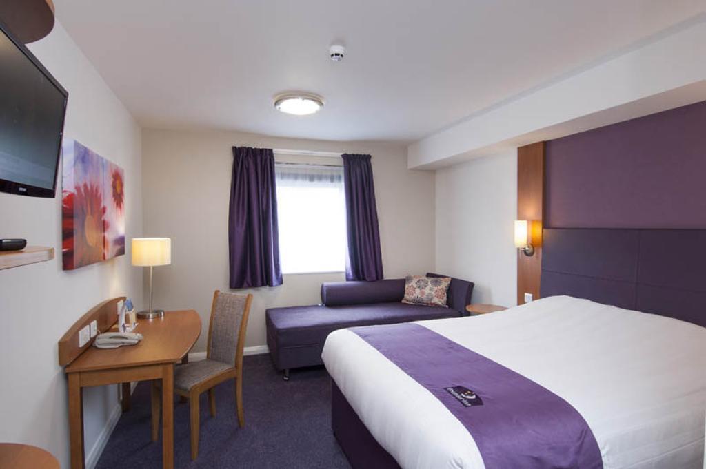 Premier Inn Norwich - Broadlands Park Thorpe St Andrew الغرفة الصورة