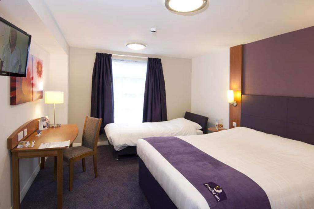 Premier Inn Norwich - Broadlands Park Thorpe St Andrew الغرفة الصورة